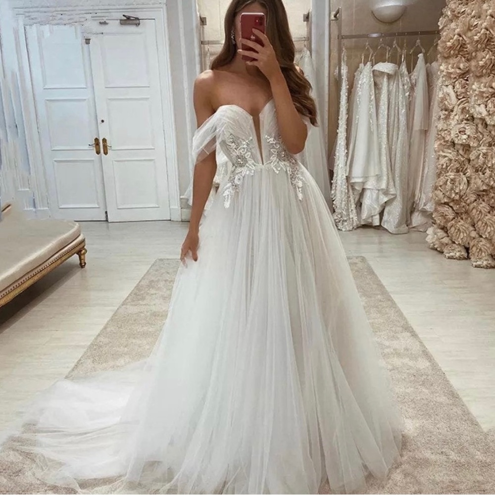 Off the shoulder White Wedding dress, handmade from Etsy size 16